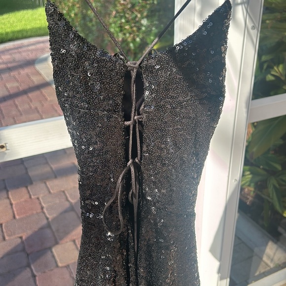 Windsor Black Sequin spaghetti Strappy Skater Party Mini Dress sz M Like New - Picture 13 of 17